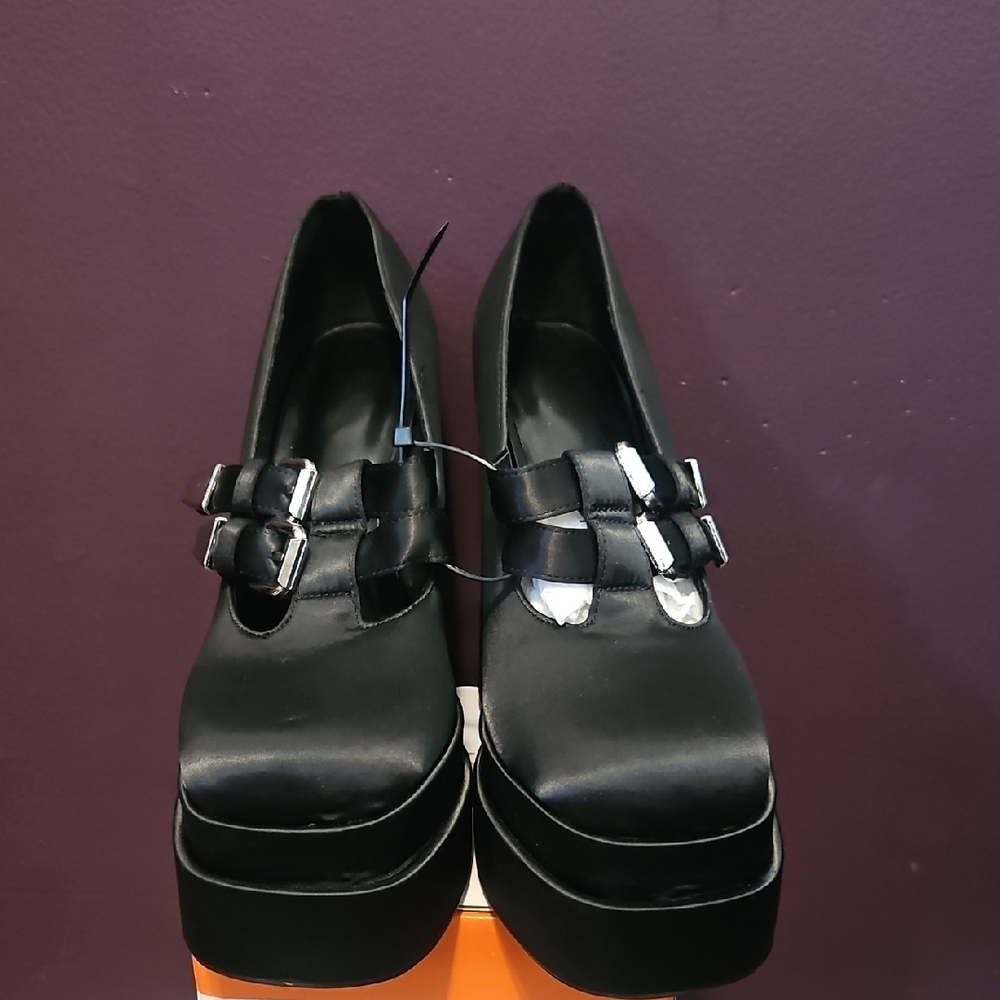 Elegant Black Platform Loafers